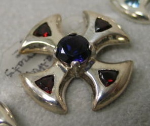 H41 SMALL CANTERBURY CROSS W/ AMETHYST & GARNETS