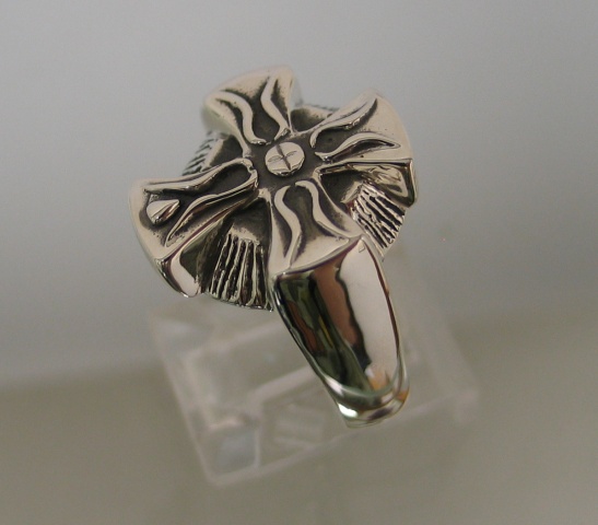 Cross of Iona ring