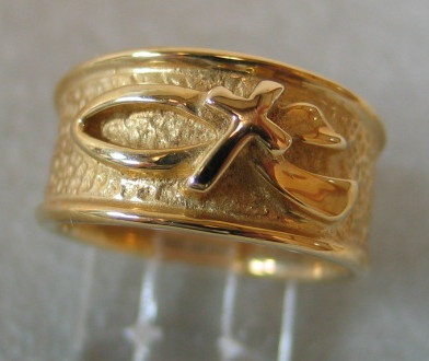 HR28  CARRY YOUR CROSS AND FOLLOW RING 