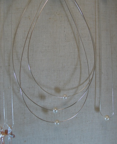 PEARLS ON OMEGA & SNAKE CHAIN STYLES