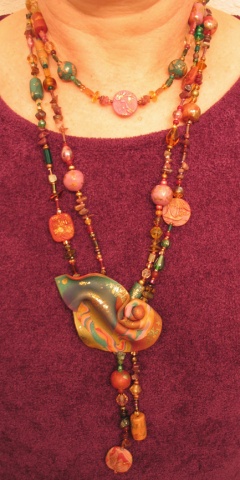 LARIAT WITH PIN