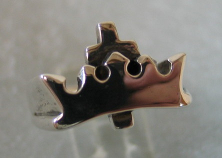 HR20  CROSS AND CROWN RING