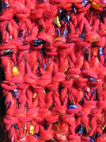 M_RED W/ RAINBOW RIBBON CLOSE UP
