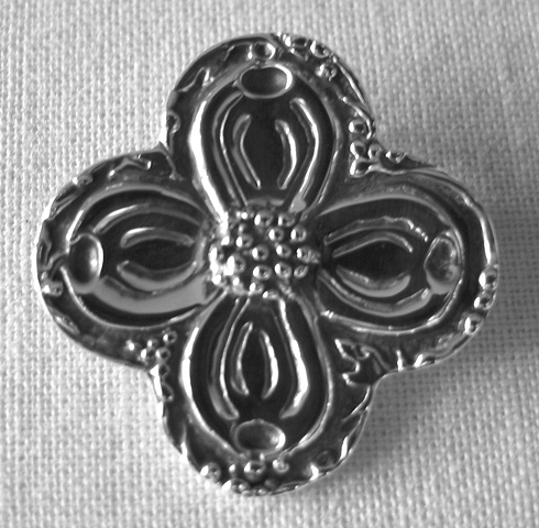 QUATREFOIL WITH DOGWOOD