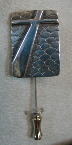 H48B THE SHADOW OF THE CROSS STICKPIN W/ texture variation