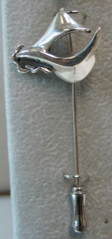 H35 MESSENGER OF PEACE STICKPIN