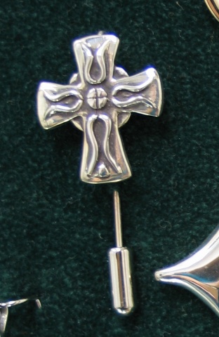 H51 CROSS OF IONA STICKPIN