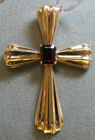 H4 FLUTED CROSS IN 14K GOLD W/ GARNET