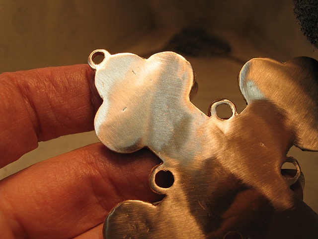 SMOOTH SANDED BACK SURFACE