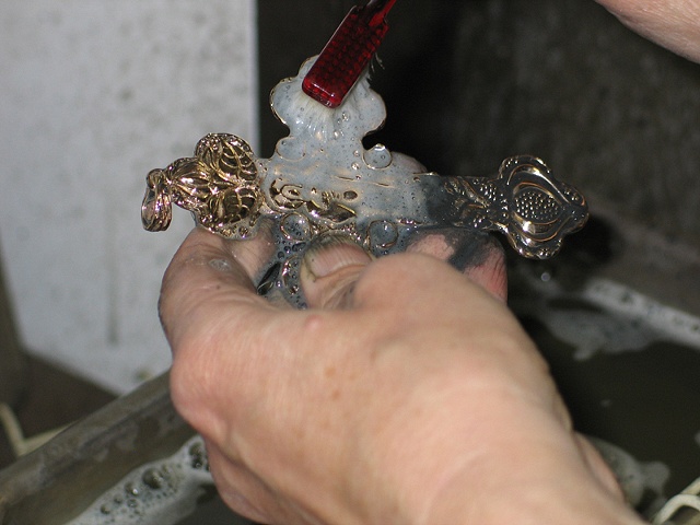 ULTRASONIC MACHINE AND SCRUBBING 