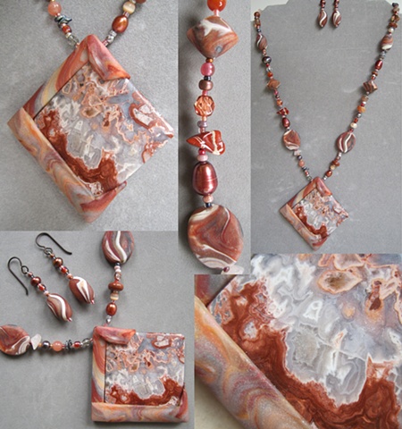 SQUARE ROSETTA PENDANT BEADED NECKLACE SET
