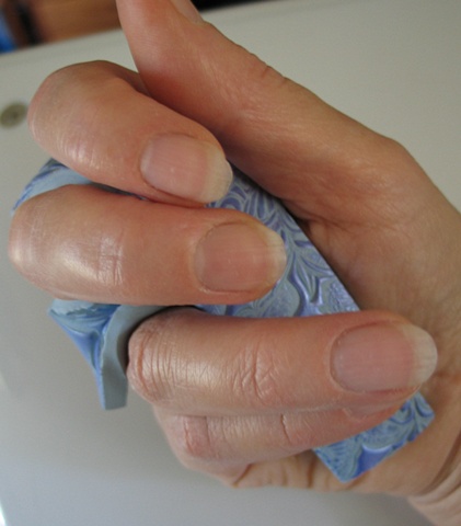 CROSS 1 IN HAND
