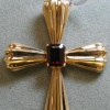 H4 FLUTED CROSS IN 14K GOLD W/ GARNET