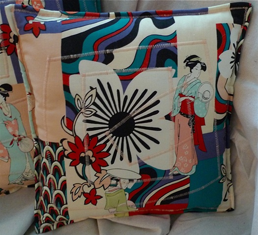 (Time Travel Pillows) PeachThread, Small