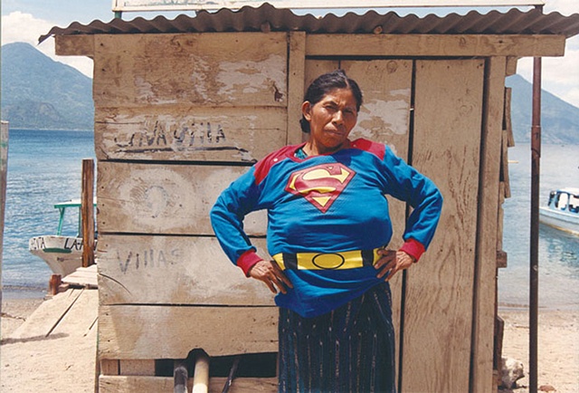 Supergirl in Atitl�n