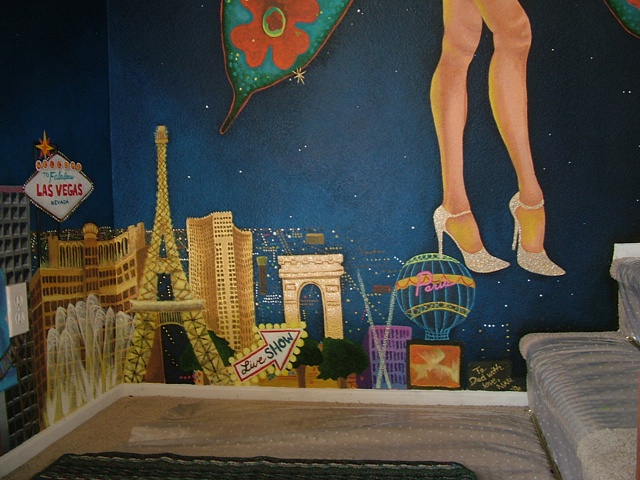Detail, Las Vegas Showgirl (Paris)