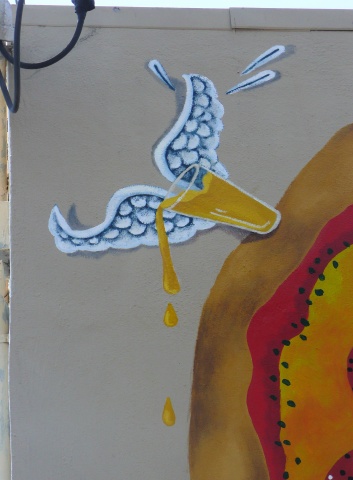Detail, (falling beer)
