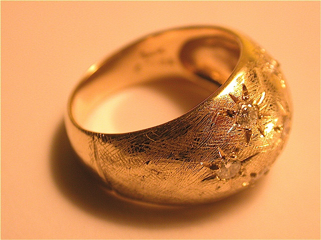 Side view of 1960's ring