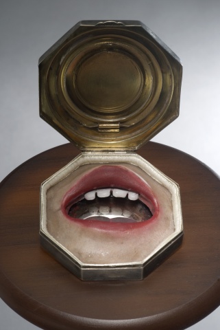 Ah (Detail)