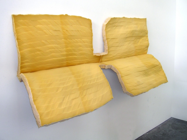 19317707 (foam, paint, wall)
