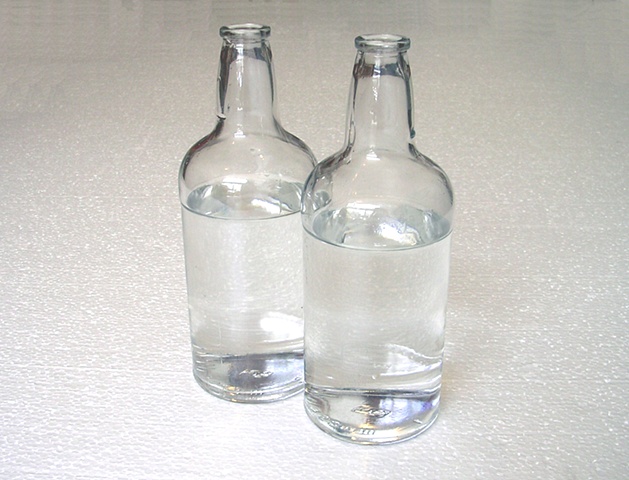 3.579.508 (2 glass bottles, water)