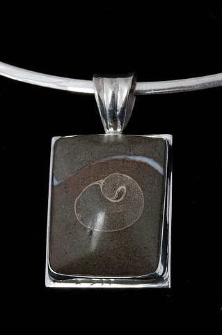 014 Fossil Necklace with Silver Neckwire