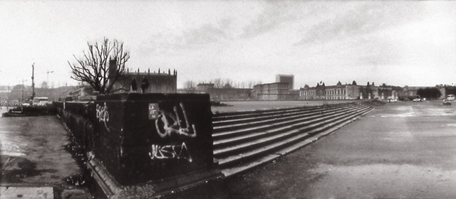 Platform for a Missing Monument