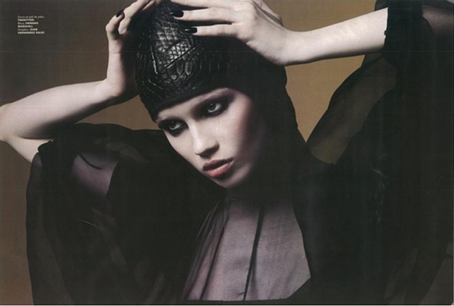 the twentyten's python helmet in Spanish Elle 