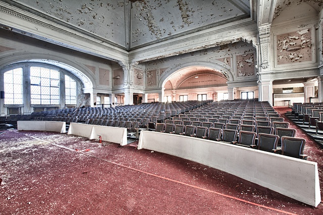 urban decay photography urbex beautiful deconstruction church chicago 