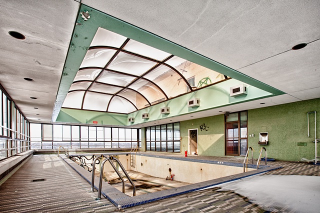 urban decay photography urbex beautiful deconstruction hospital chicago 