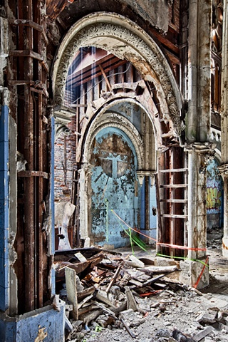 urban decay photography urbex beautiful deconstruction church chicago 