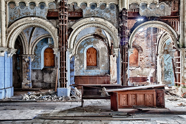 urban decay photography urbex beautiful deconstruction church chicago 